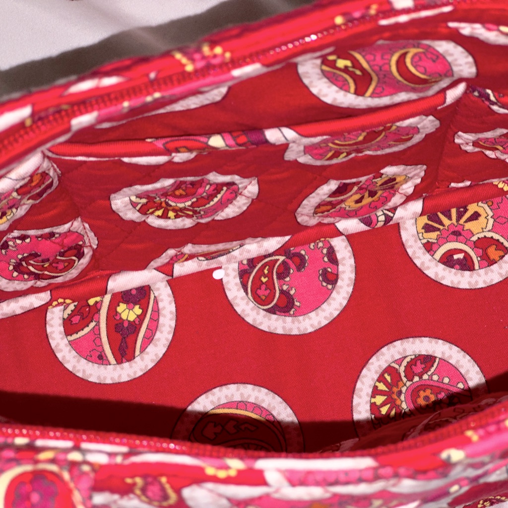 Vera Bradley Purse Size 6 Pockets On The Inside, One Pocket On Front
